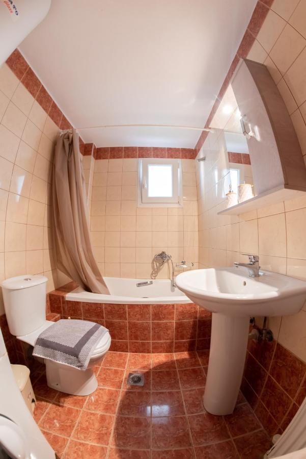 Garden Suite Nea Peramos  Ngoại thất bức ảnh